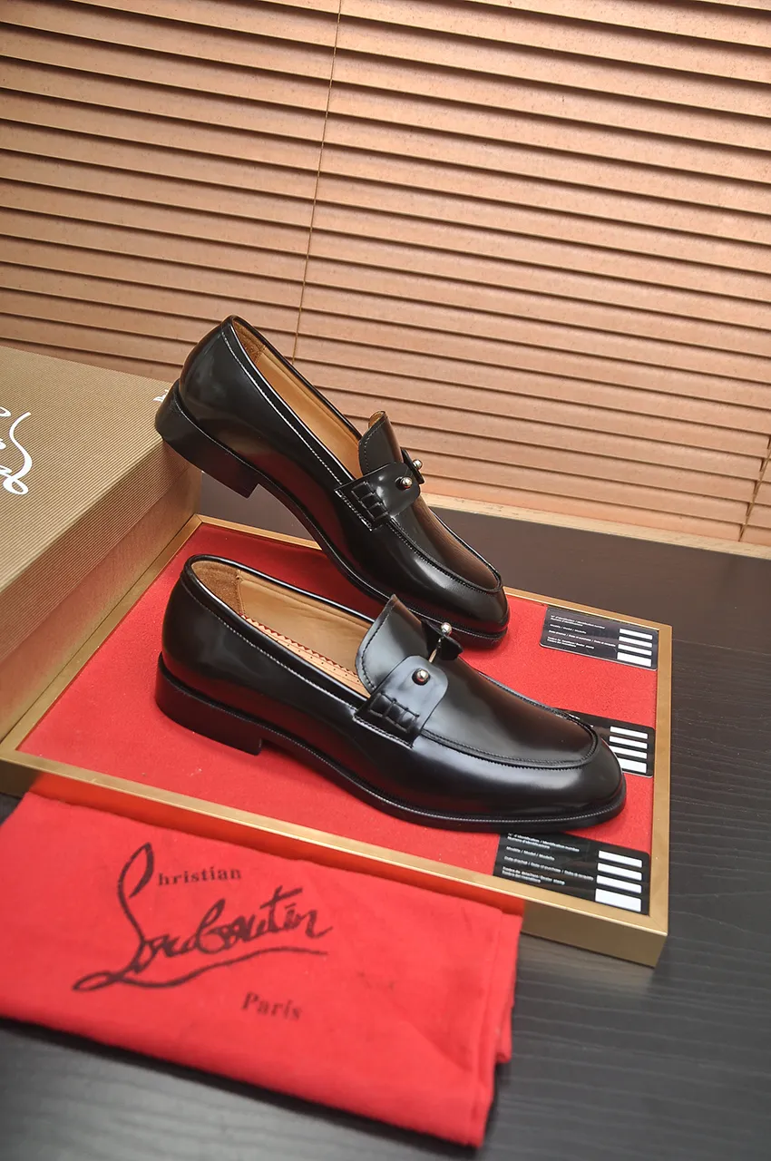 Men's shoes 💰620💶 [Chrstian Loubotin] Red-soled shoes 💋Original mold opening, the highest version on the market, purely handmade ➕Imported cowhide uppers, first-layer water-dyed cowhide lining! Original EU high-gloss outsole. 38 to 45 (45 customized)